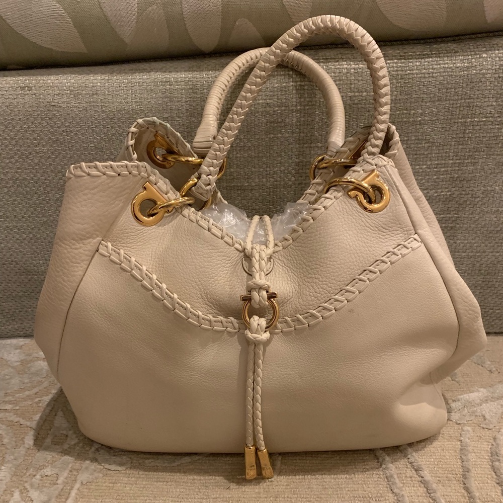 Salvatore Ferragamo White Loe Shoulder Bag